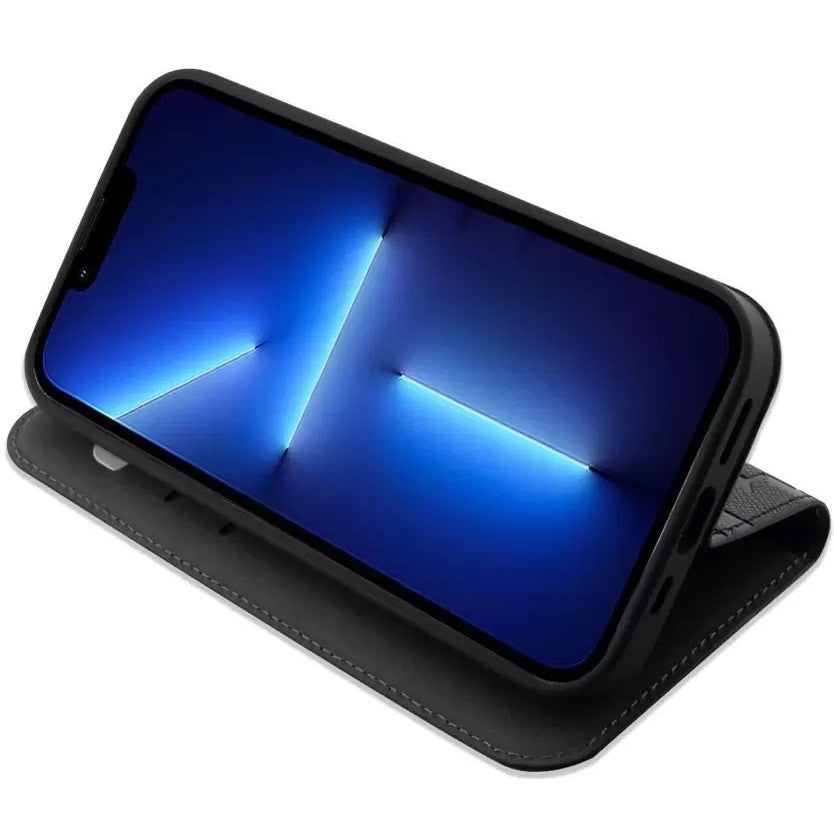 Apple iPhone 14 Pro, Oldalra nyíló tok, stand, kártyatartóval, 3D monogram minta, Karl Lagerfeld Saffiano Monogram Book, fekete -  iPhone 14 Pro tok a Domshop kínálatából