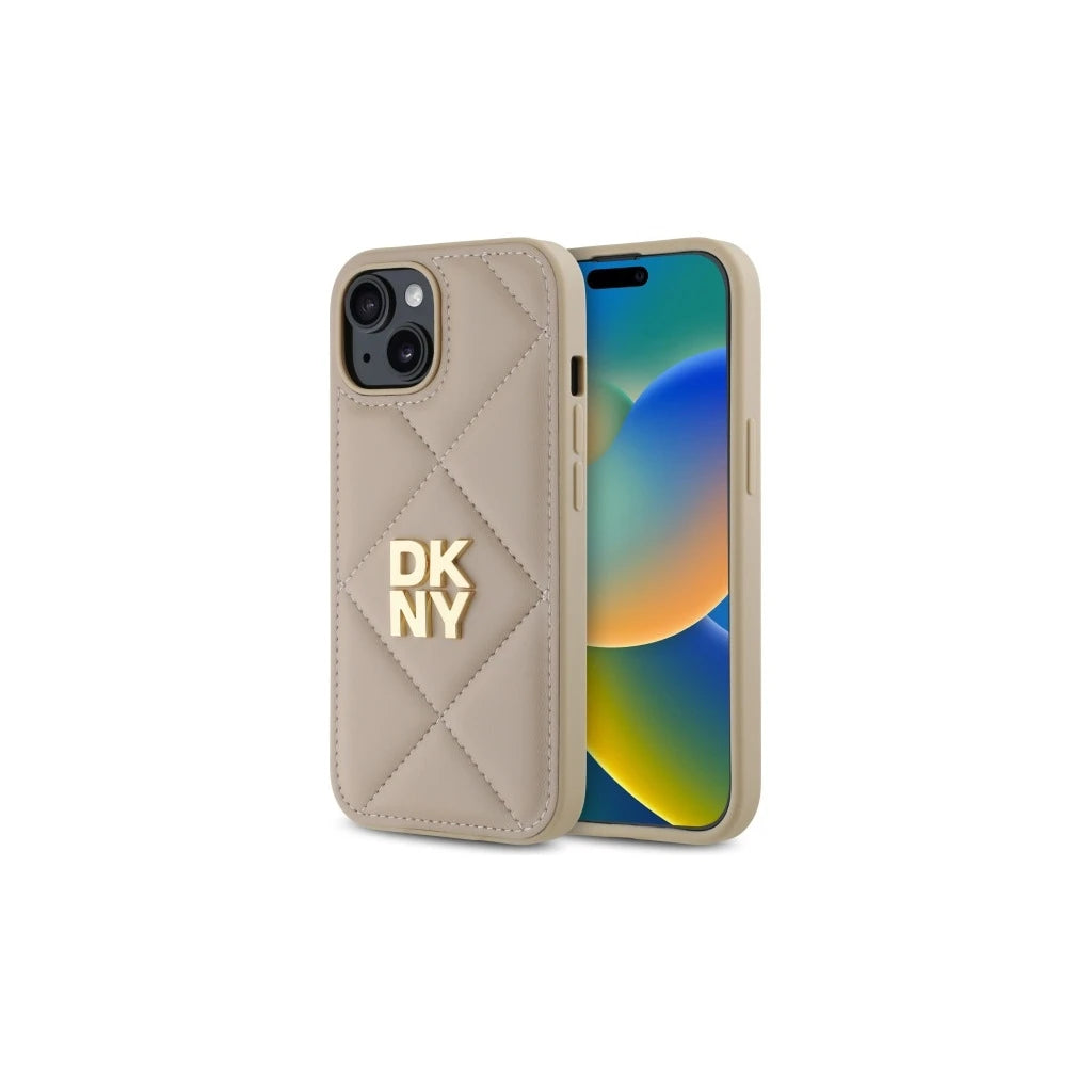 DKNY DKHCP15SPQDSLE iPhone 15 6.1" készülékhez Quilted Stack Logo tok bézs -  iPhone 13/14/15 tok a Domshop kínálatából