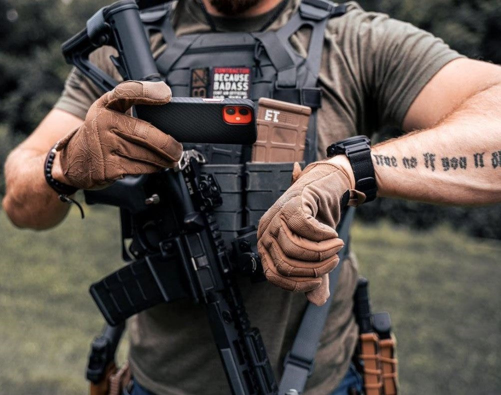 Apple iPhone 16e, Műanyag hátlap védőtok, közepesen ütésálló, aramidszállal, Magsafe töltővel kompatibilis, karbon minta, Tactical MagForce Aramid, fekete