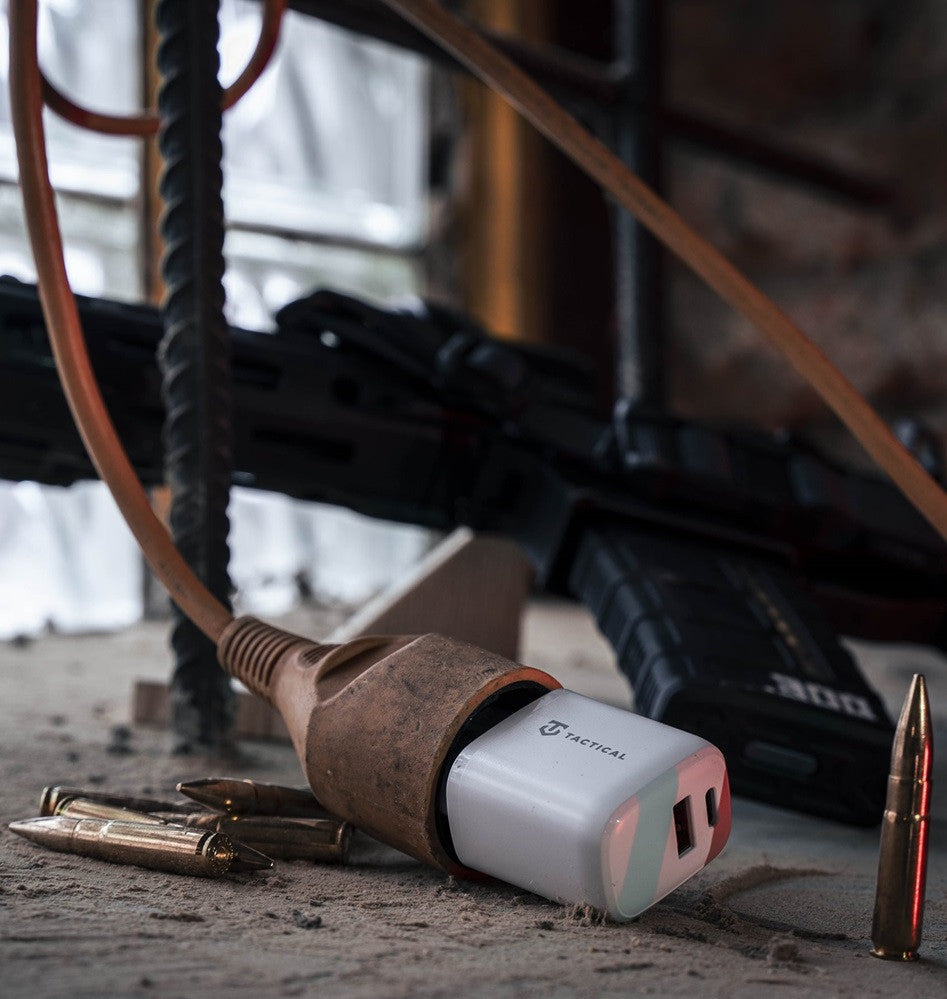 Hálózati töltő adapter, 20W, USB aljzat, USB Type-C aljzat, gyorstöltés, PD, QC 3.0, Tactical Base Plug Dual, fehér