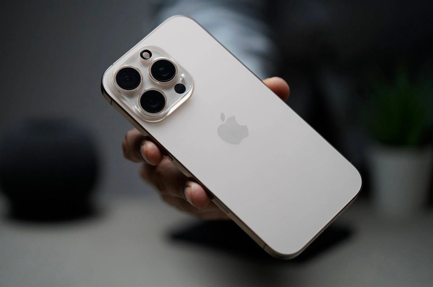 iPhone SafeGlass Cam Lencsevédő Üvegfólia -  iPhone fóliák - Domshop a Domshop kínálatából