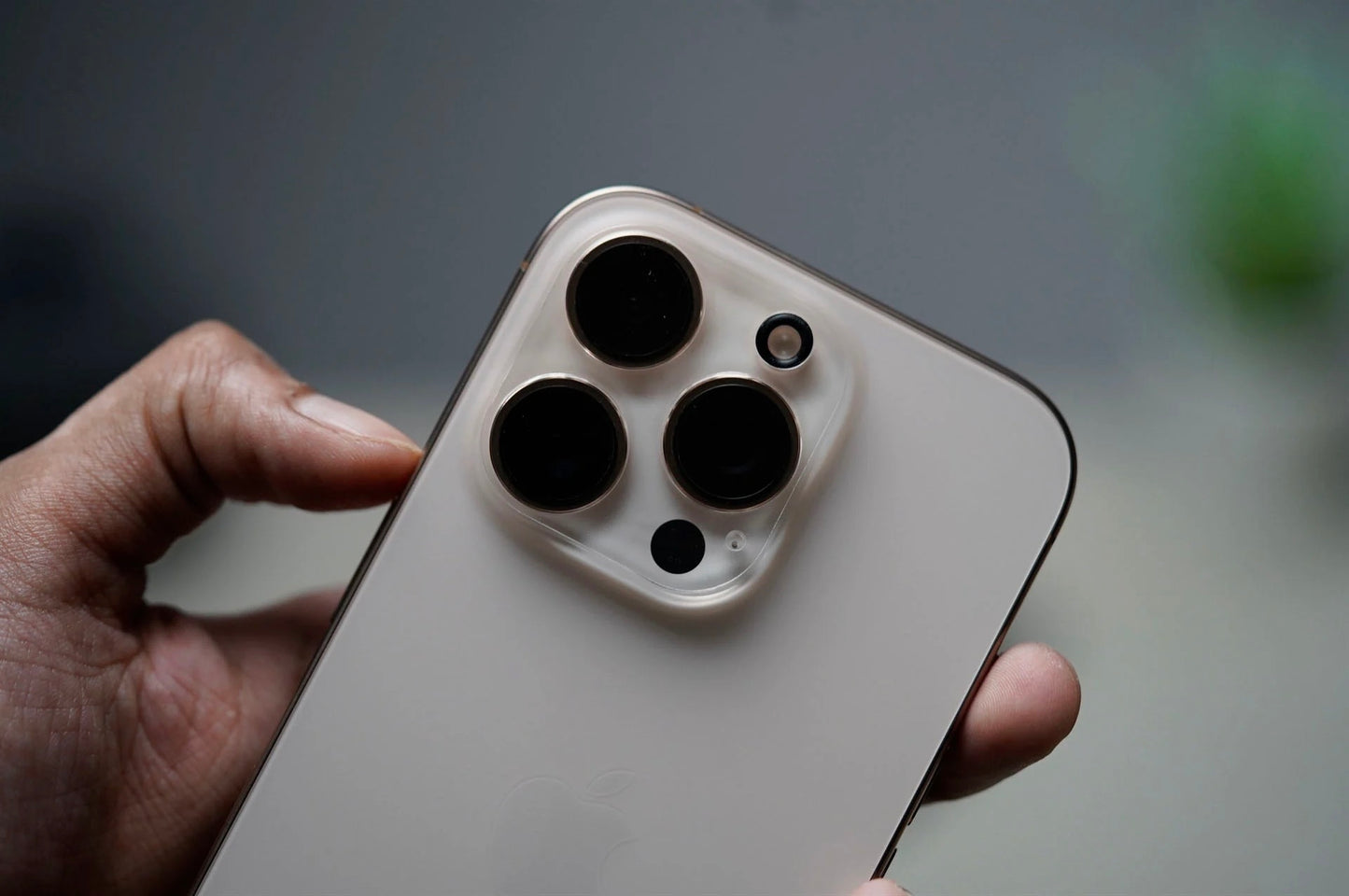 iPhone SafeGlass Cam Lencsevédő Üvegfólia -  iPhone fóliák - Domshop a Domshop kínálatából