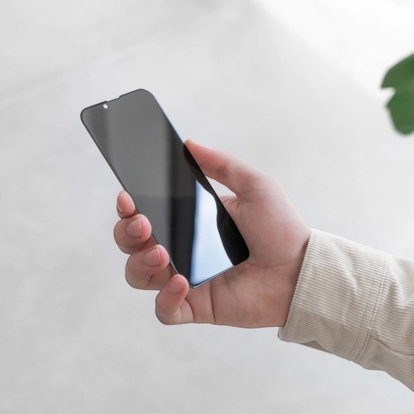 iPhone SafeGlass Privacy Kijelzővédő Üvegfólia -  iPhone fóliák - Domshop a Domshop kínálatából